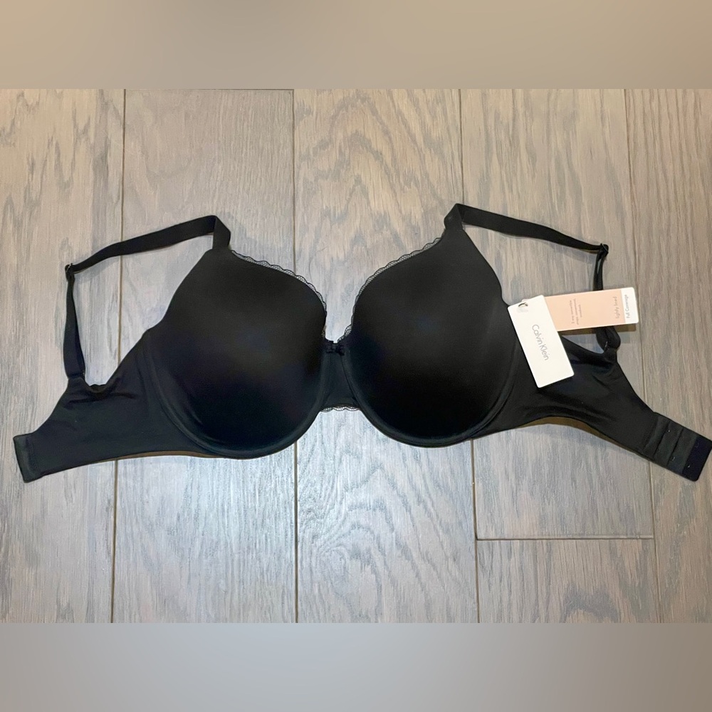 NWT Calvin Klein Convertible Bra 34DDD